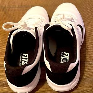 nike infinity sole white golf shoes